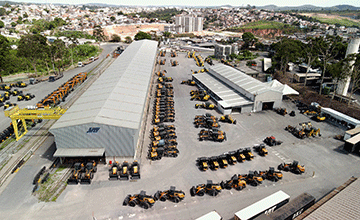 Pátio Máquinas CNHi Grupo JAT Transportes Logistica